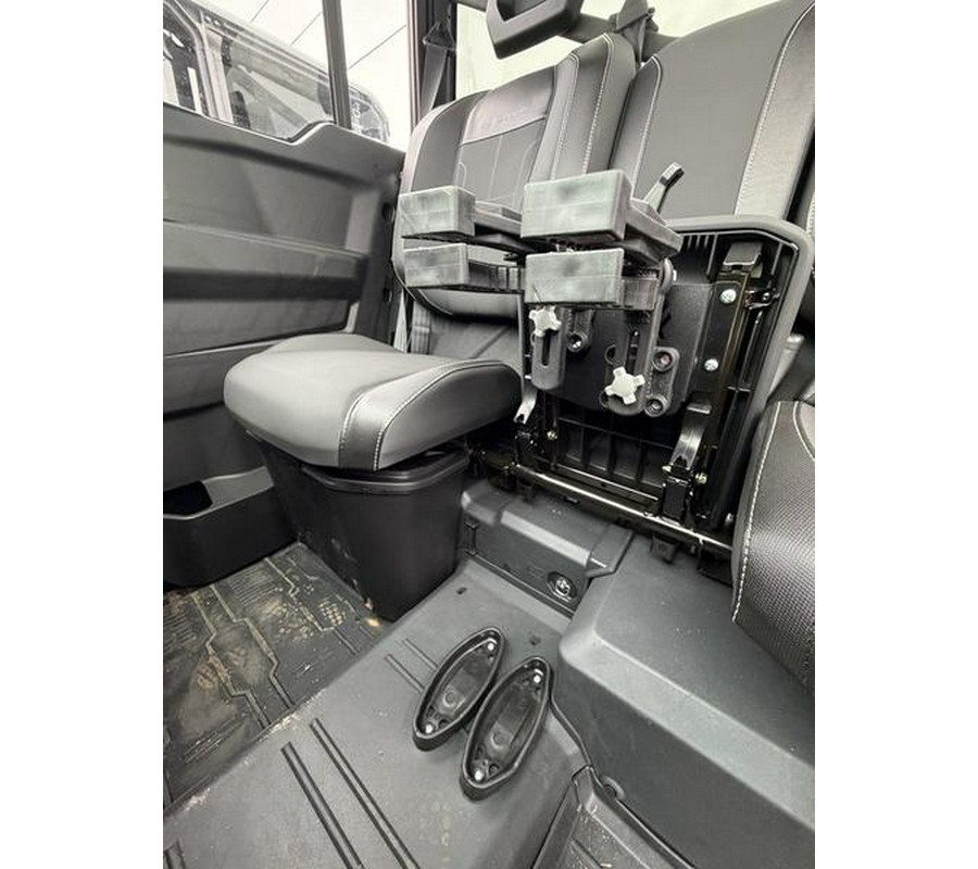 2026 Can-Am® Defender Limited HD11 Desert Tan & Carbon Black