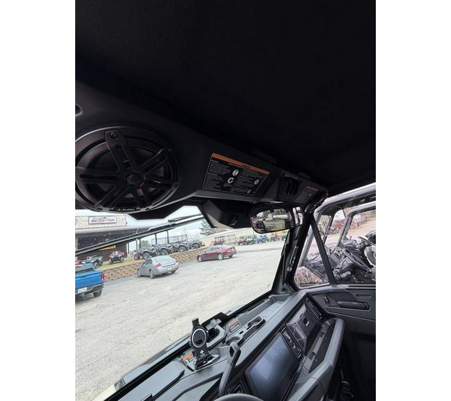 2026 Can-Am® Defender Limited HD11 Desert Tan & Carbon Black