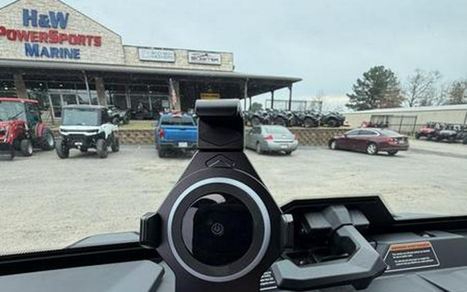 2026 Can-Am® Defender Limited HD11 Desert Tan & Carbon Black