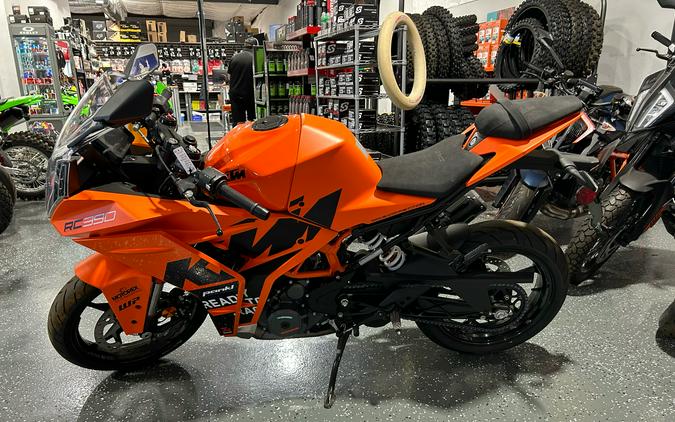 2023 KTM RC 390