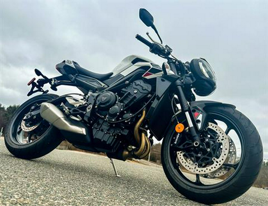 2024 Triumph Street Triple 765 R