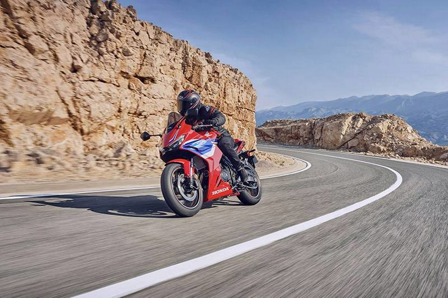 2025 Honda CBR500RAS