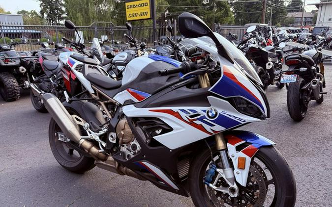 2022 BMW S 1000 RR Light White Racing Blue Racing Red