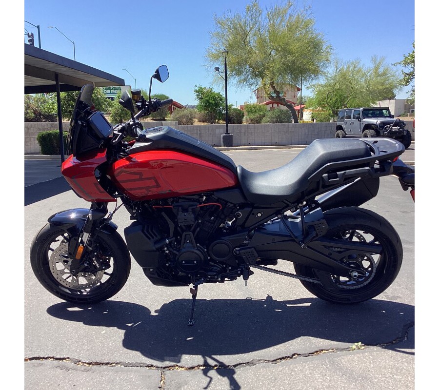 RA1250ST 2025 Pan America® 1250 ST