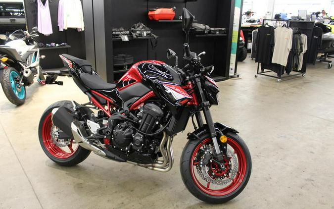 2024 Kawasaki Z900 ABS RED