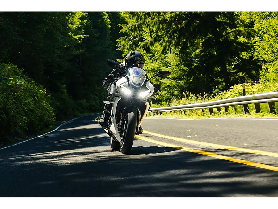 2025 CFMOTO 300SS