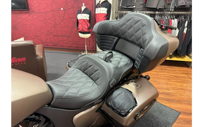 2025 Indian Motorcycle RoadmasterÂ® PowerPlus Dark HorseÂ® with 112 and PowerBand Audio Package