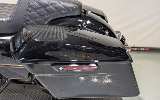 2019 Harley-Davidson® Road Glide® Vivid Black