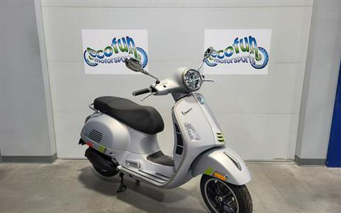 2024 Vespa GTS Super 300 Tech