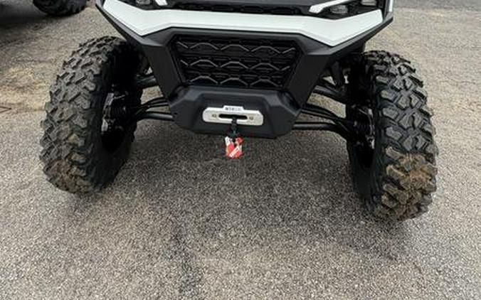 2026 Can-Am® Defender Limited HD11