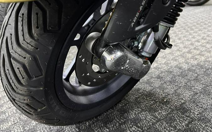 2024 VESPA GTS Super 300 Sport