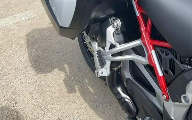 2023 Ducati Multistrada V4S Iceberg White - Spoked Wheels