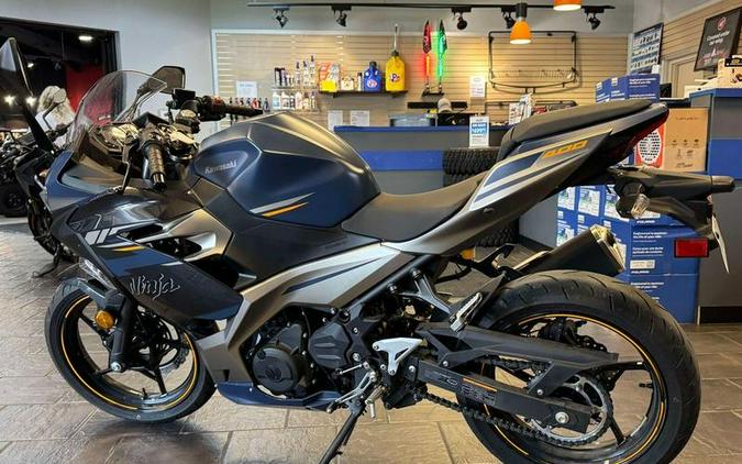 2023 Kawasaki Ninja® 400 ABS Metallic Magnetic Dark Gray/Twilight Blue