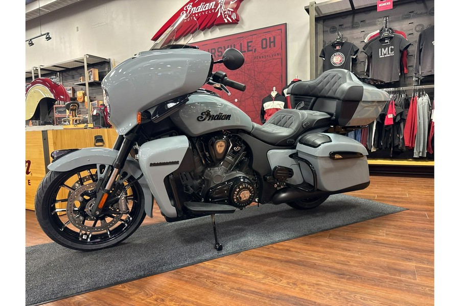 2025 Roadmaster® PowerPlus Dark Horse® with PowerBand Audio Package - Indian Motorcycle