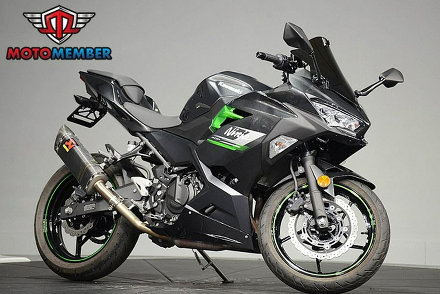 2023 Kawasaki Ninja 400 Matrix Camo Gray/Metallic Matte Carbon