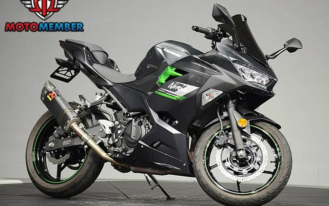 2023 Kawasaki Ninja 400 Matrix Camo Gray/Metallic Matte Carbon