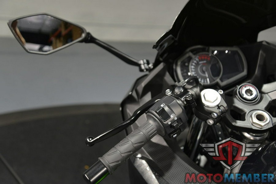 2023 Kawasaki Ninja 400 Matrix Camo Gray/Metallic Matte Carbon