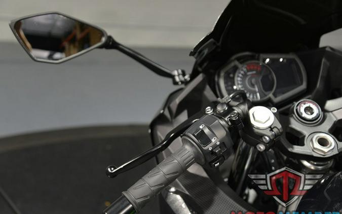 2023 Kawasaki Ninja 400 Matrix Camo Gray/Metallic Matte Carbon