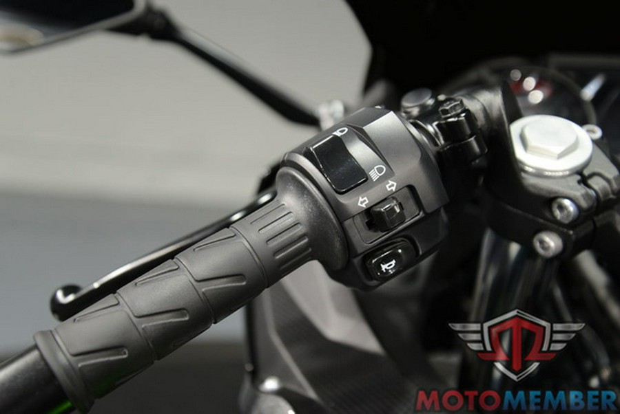 2023 Kawasaki Ninja 400 Matrix Camo Gray/Metallic Matte Carbon