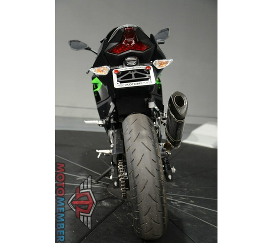 2023 Kawasaki Ninja 400 Matrix Camo Gray/Metallic Matte Carbon