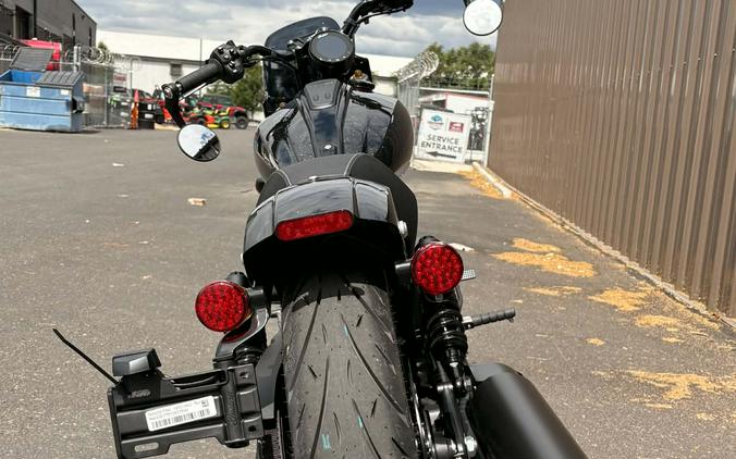 2026 Indian Motorcycle 101 SCOUT, ONYX BLACK CRYSTAL W/ GRFX, 49ST - 33592