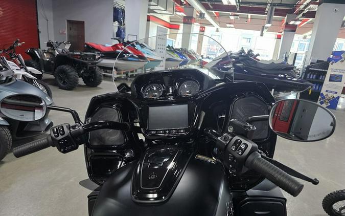 2026 Indian Pursuit Dark Horse 112 W/ Powerband Audio Black Smoke