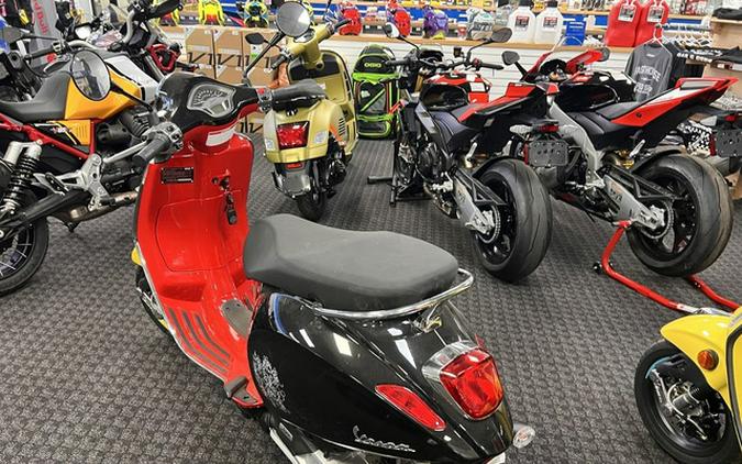 2023 Vespa Primavera 150 Disney Mickey Mouse Edition 150