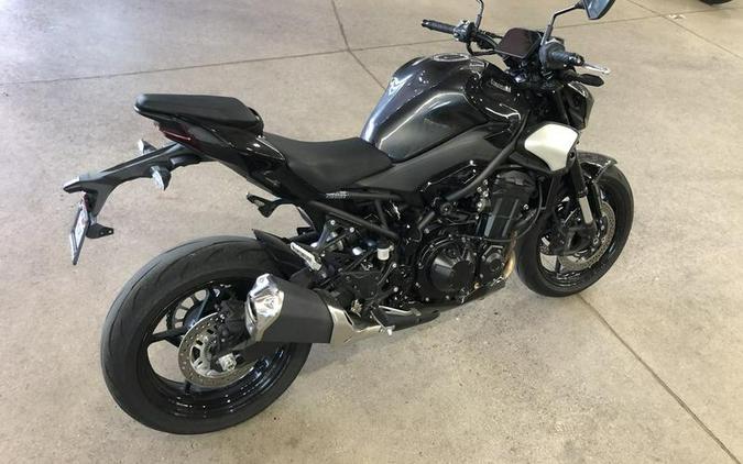 2025 Kawasaki Z900 SE ABS