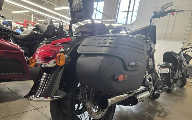 2021 Harley-Davidson® Heritage Classic 114 Vivid Black