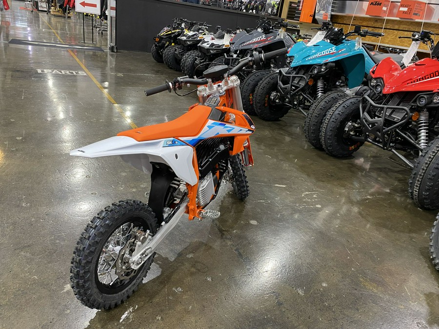 2024 KTM SX-E 3