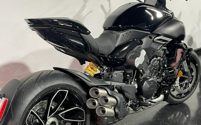 2024 Ducati Diavel V4 Black