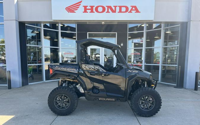 2023 Polaris Industries GENERAL XP 1000 Premium Black Crystal