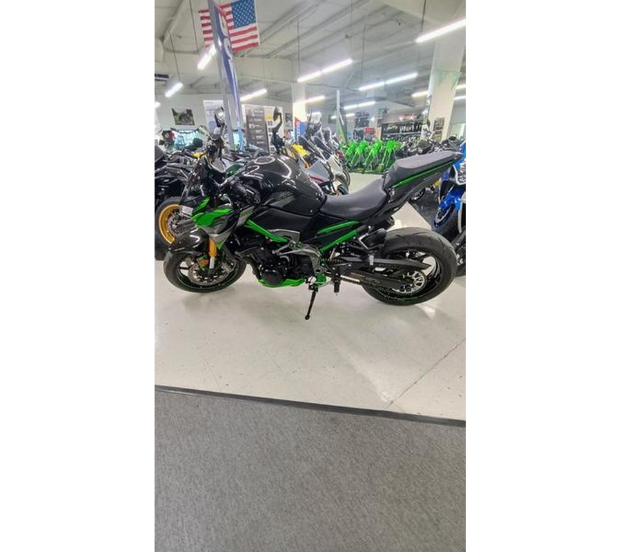 2024 Kawasaki Z900 SE ABS