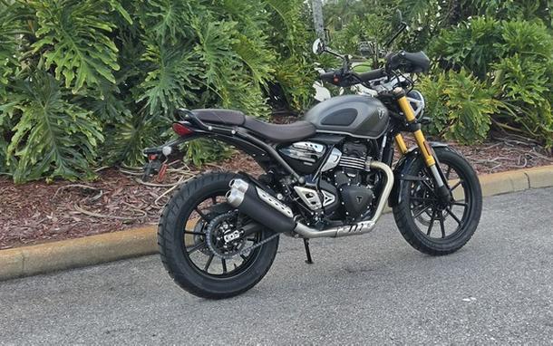 2027 TRIUMPH Scrambler 400 X Matte PewterGrey/Matte Khaki Green