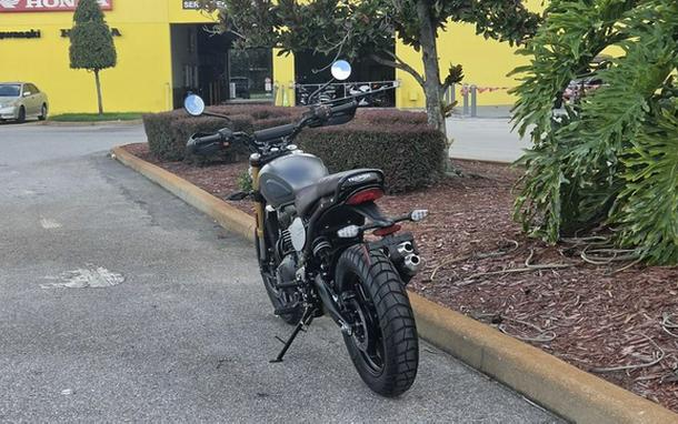 2027 TRIUMPH Scrambler 400 X Matte PewterGrey/Matte Khaki Green