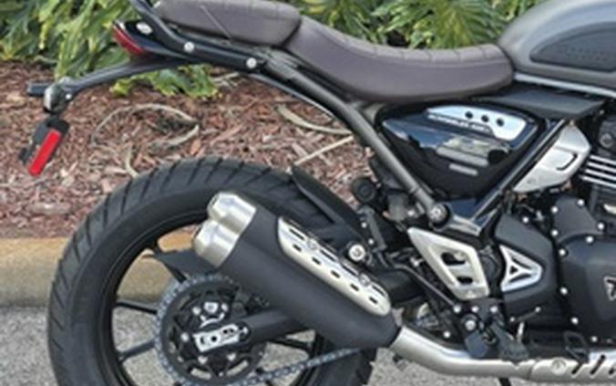 2027 TRIUMPH Scrambler 400 X Matte PewterGrey/Matte Khaki Green