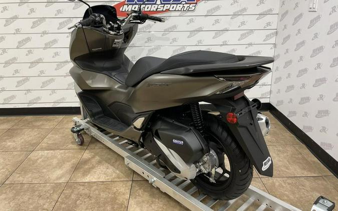 2023 Honda® PCX