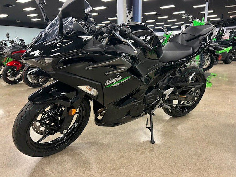 2024 Kawasaki NINJA 500