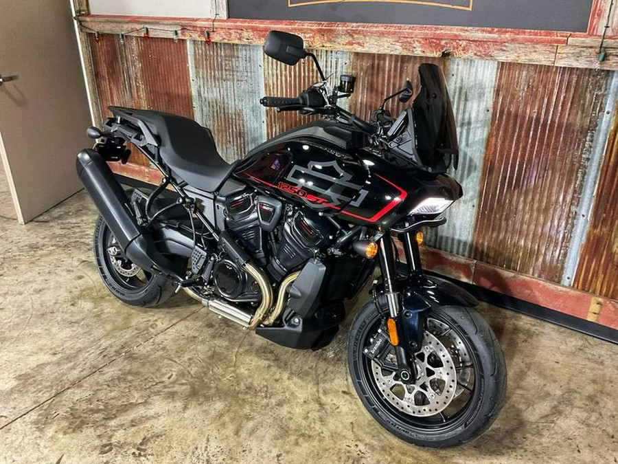 2025 Harley-Davidson® RA1250ST - Pan America® 1250 ST