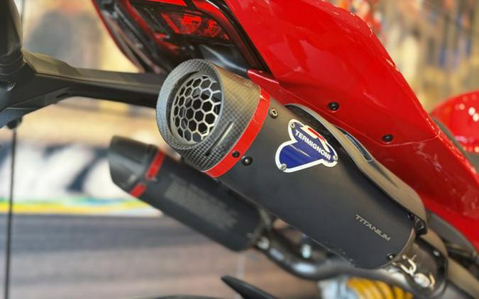 2025 Ducati PANIGALE V2S
