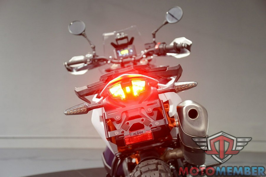 2024 KTM Adventure 890 R