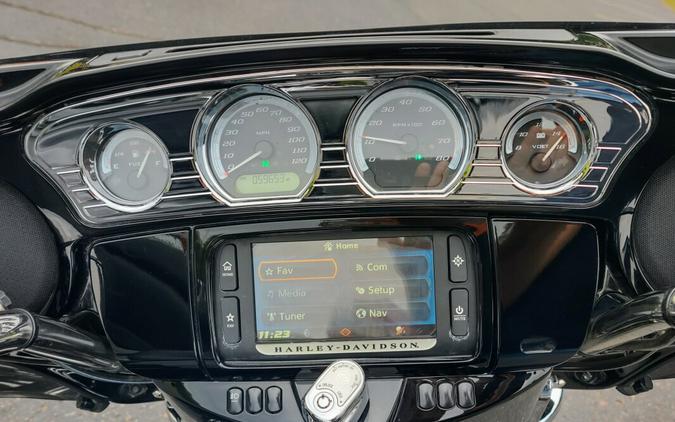 2017 Harley-Davidson Ultra Limited FIREFGHTR BLACK W/PINSTRIPE