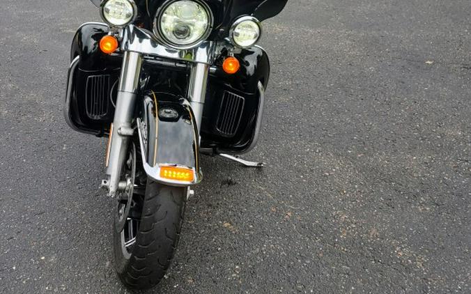 2017 Harley-Davidson Ultra Limited FIREFGHTR BLACK W/PINSTRIPE