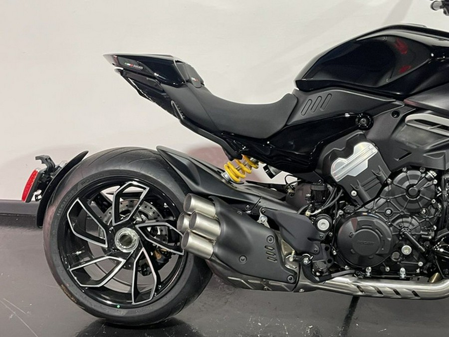 2024 Ducati Diavel V4 Black