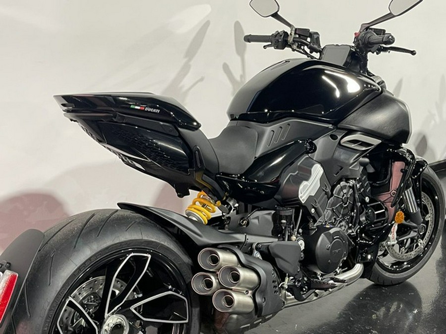 2024 Ducati Diavel V4 Black