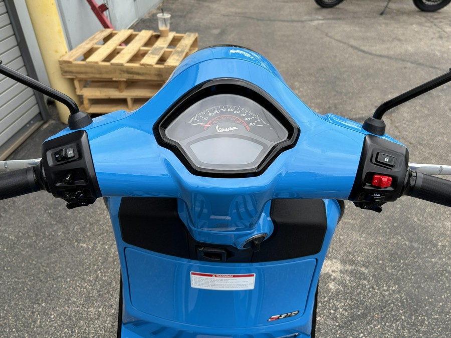 2027 Vespa GTS 310