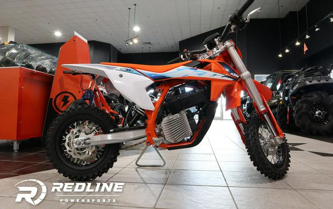 2023 KTM SX-E 3 First Look [Just In Time For Christmas]