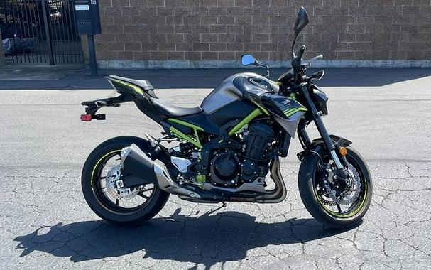 2020 Kawasaki Z900 ABS Review (15 Fast Facts)