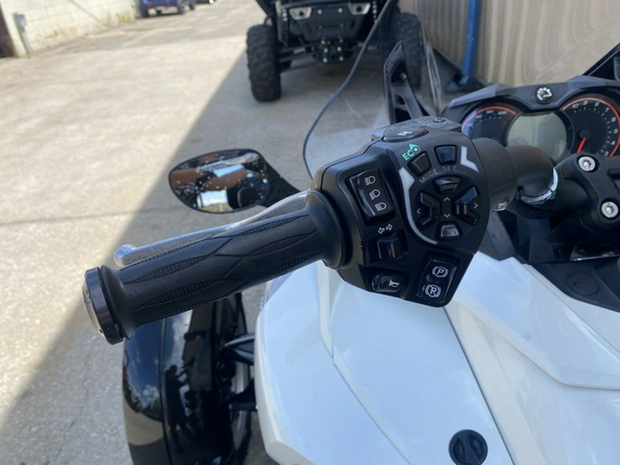 2015 Can-Am Spyder F3 6-Speed Manual (SM6)