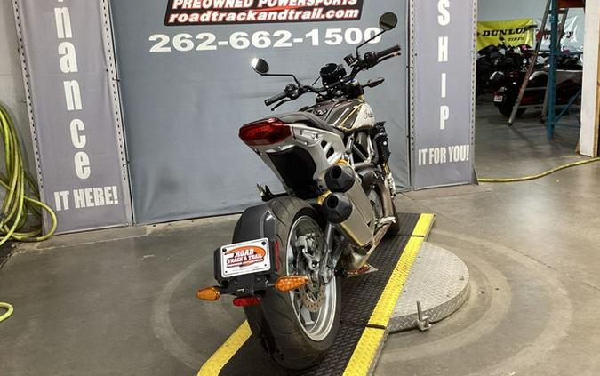 2023 Indian FTR R Carbon Carbon Fiber